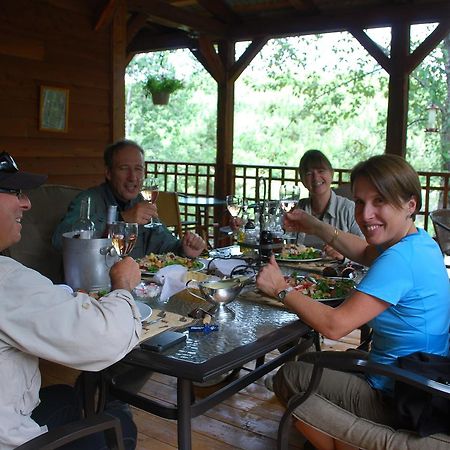 Auberge De La Riviere Matapedia - Matapedia River Lodge Routhierville Eksteriør bilde
