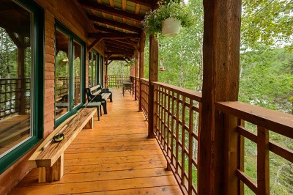 Auberge De La Riviere Matapedia - Matapedia River Lodge Routhierville Eksteriør bilde