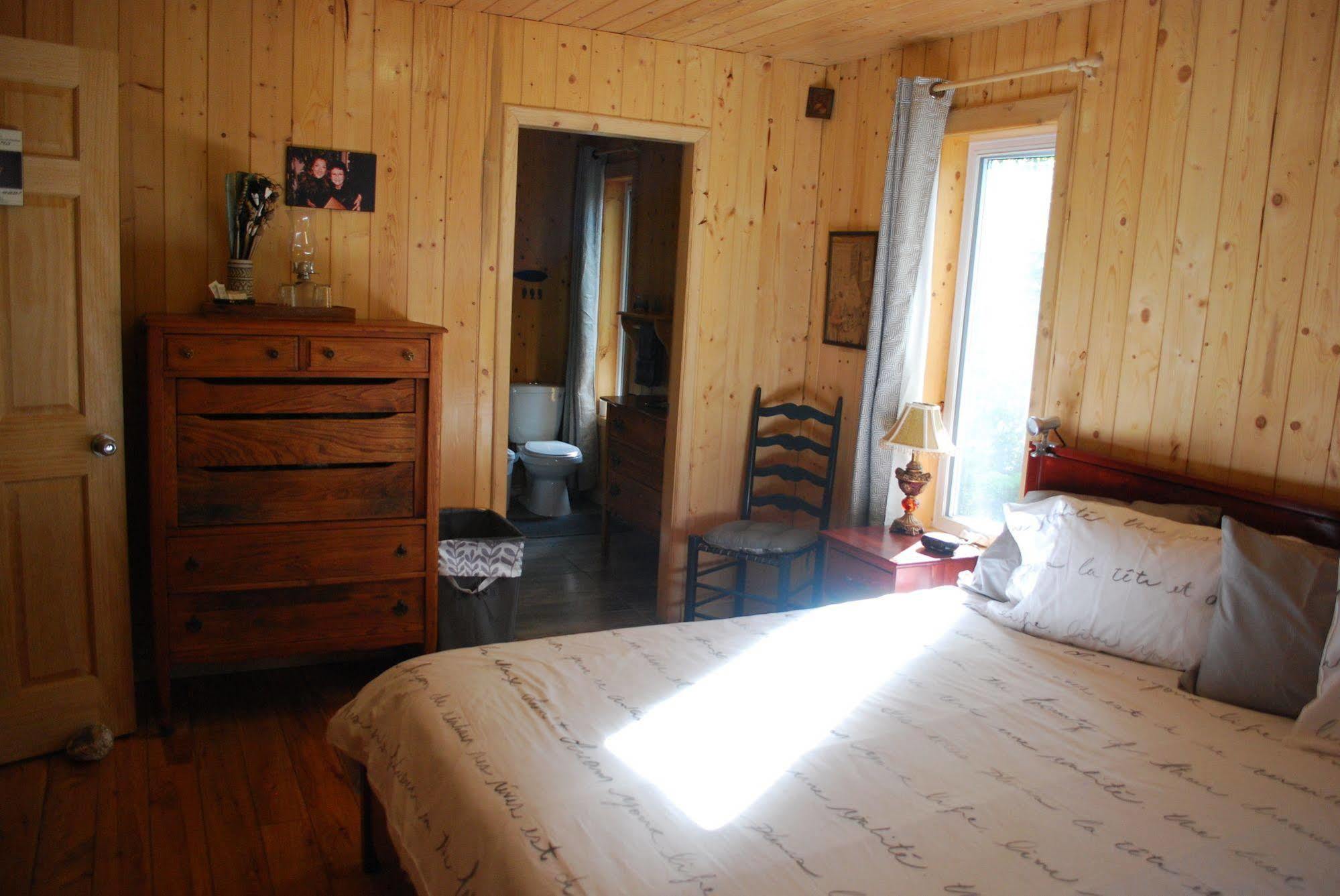 Auberge De La Riviere Matapedia - Matapedia River Lodge Routhierville Eksteriør bilde