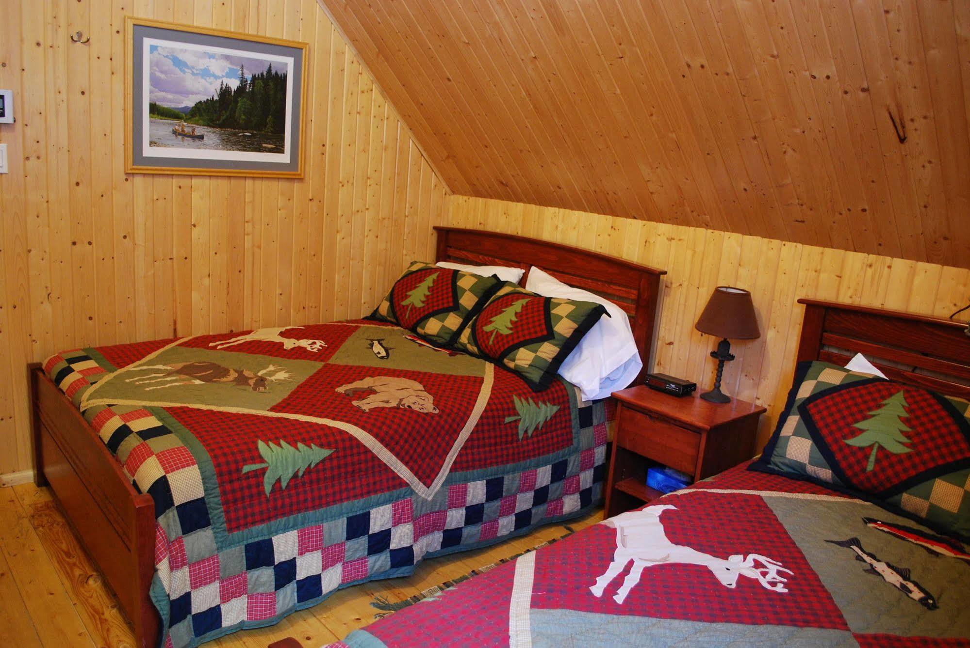 Auberge De La Riviere Matapedia - Matapedia River Lodge Routhierville Eksteriør bilde