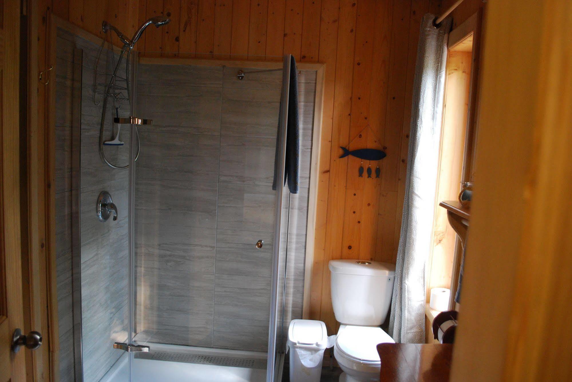 Auberge De La Riviere Matapedia - Matapedia River Lodge Routhierville Eksteriør bilde